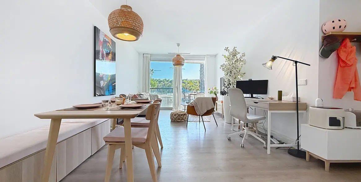 Sale of middle floor apartment in Estepona 3