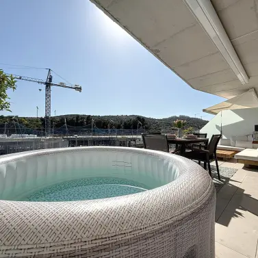 Продажа апартаментов на среднем этаже в Estepona