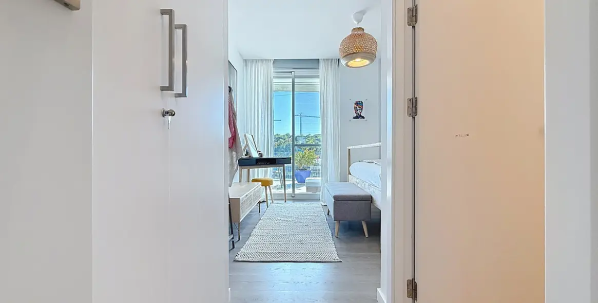 Sale of middle floor apartment in Estepona 14