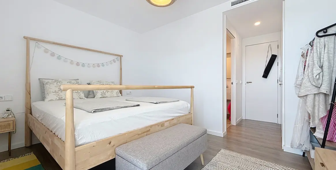 Sale of middle floor apartment in Estepona 17