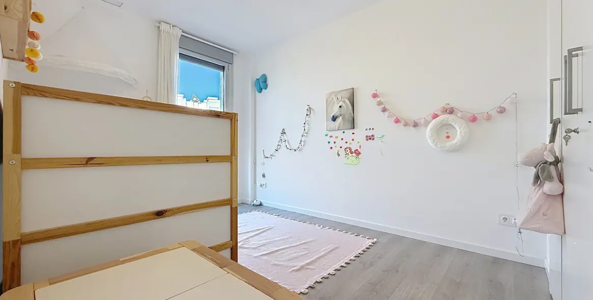 Sale of middle floor apartment in Estepona 18