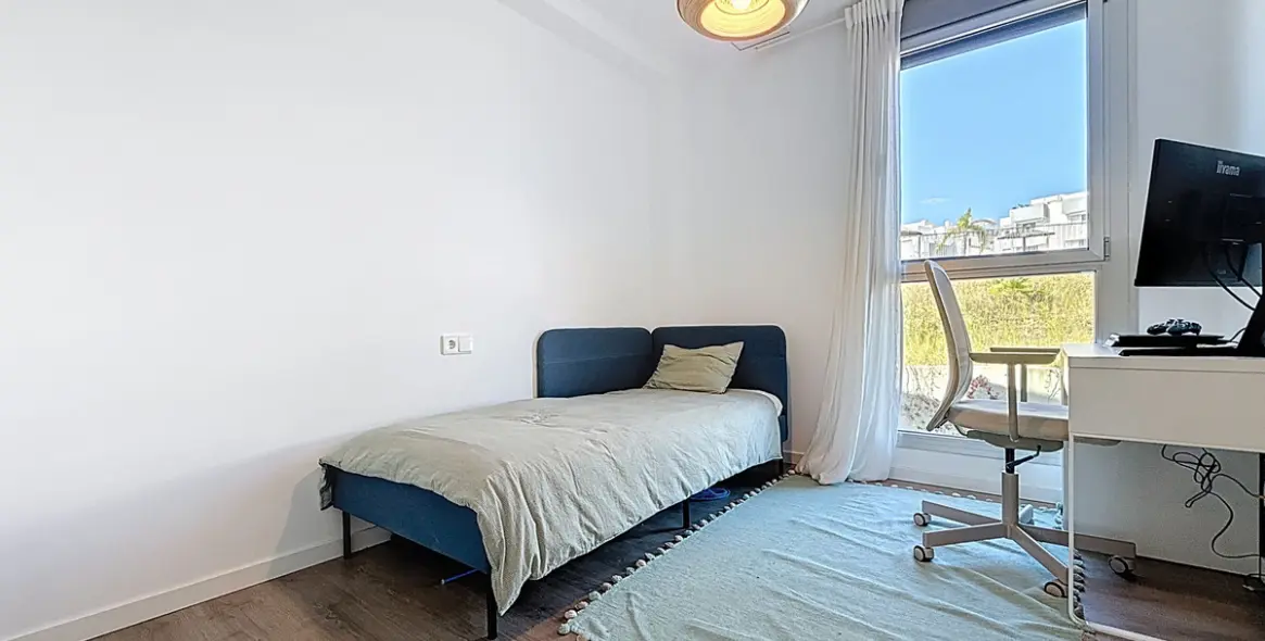 Продажа апартаментов на среднем этаже в Estepona 23