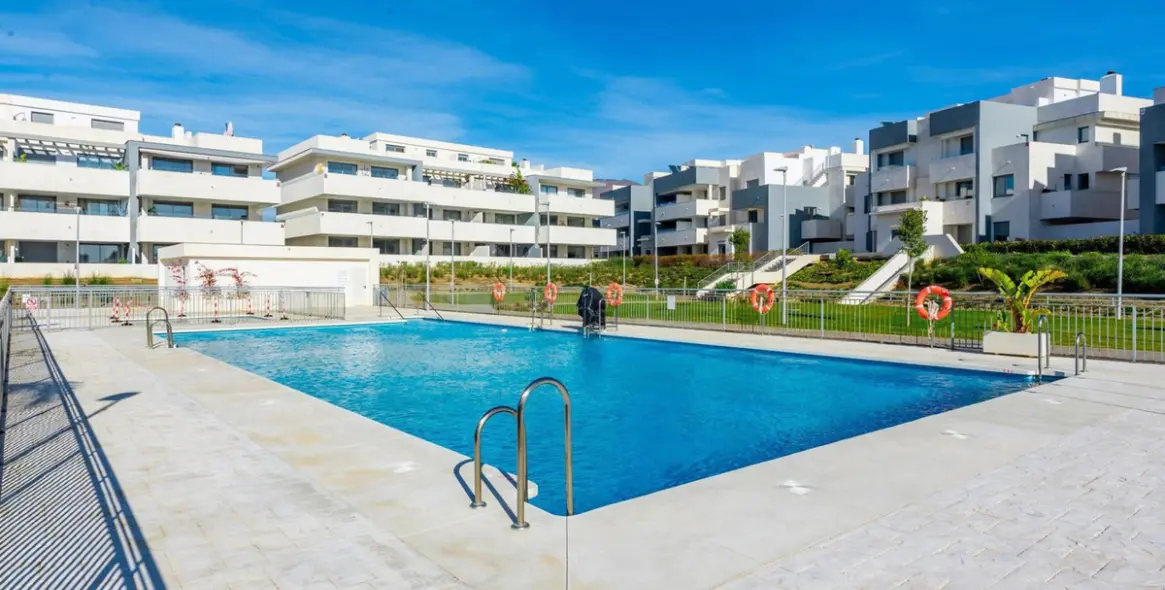 Продажа апартаментов на среднем этаже в Estepona 26