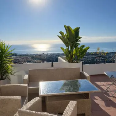 Sale of penthouse in Calahonda
