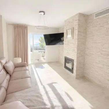 Sale of penthouse in Calahonda