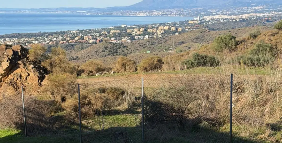 Продажа пентхауса в Calahonda 11