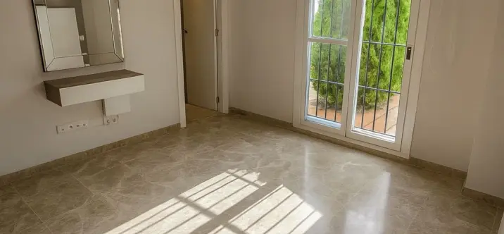 Sale of ground floor apartment in Nueva Andalucía 3