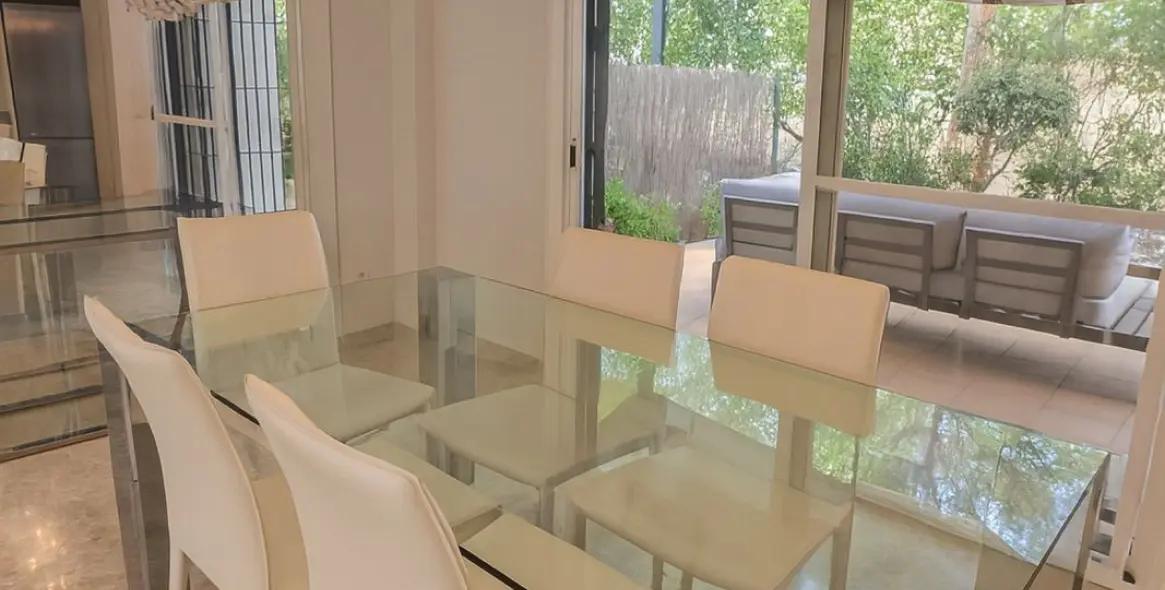 Sale of ground floor apartment in Nueva Andalucía 18