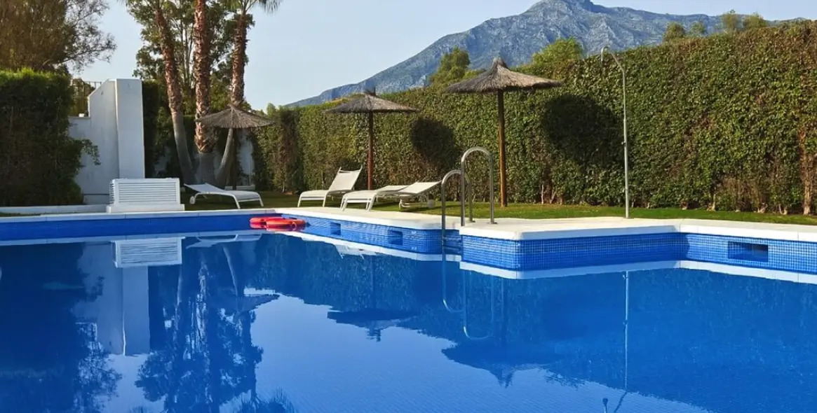 Sale of ground floor apartment in Nueva Andalucía 20