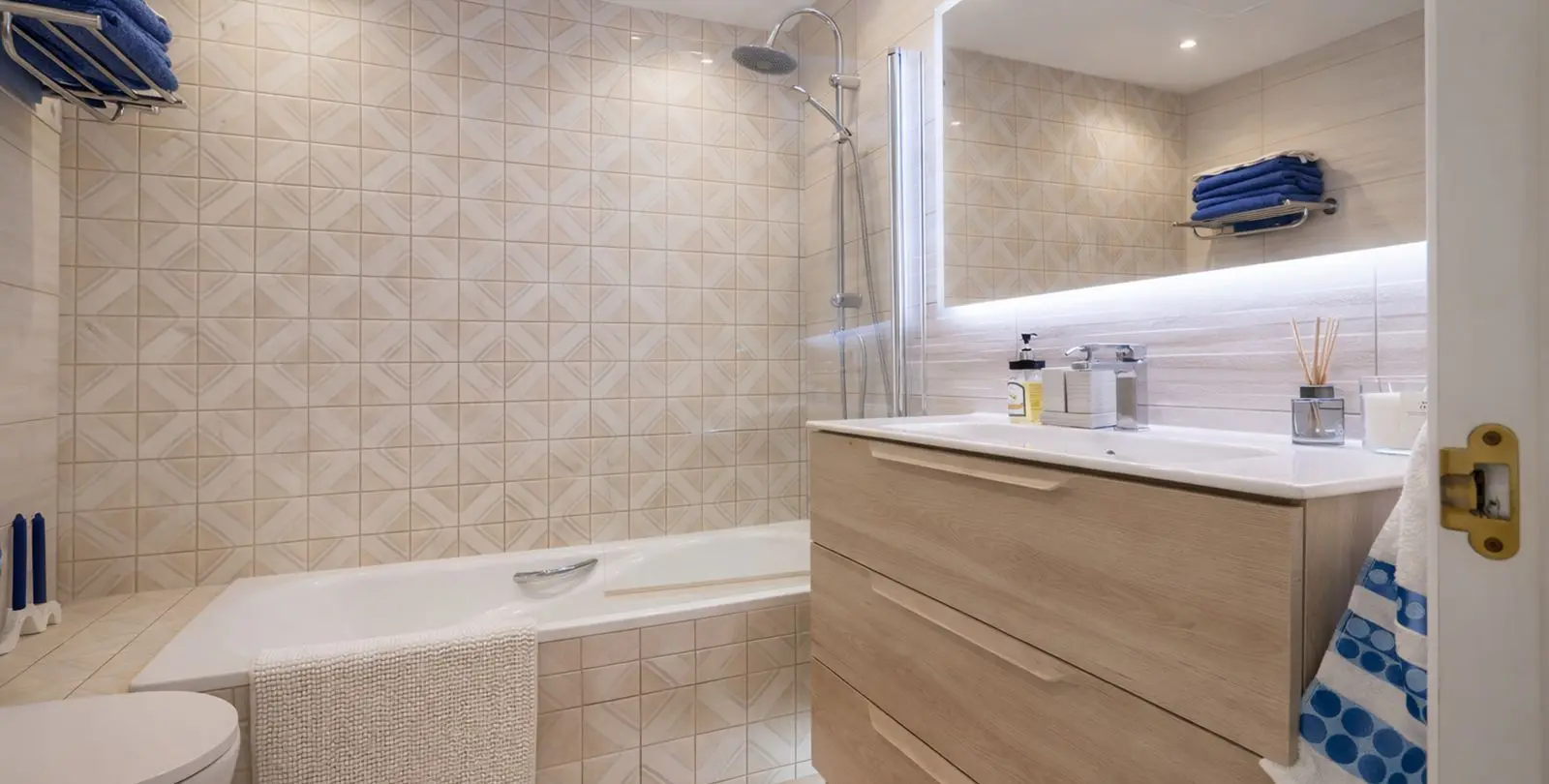 Sale of townhouse in La Heredia 18