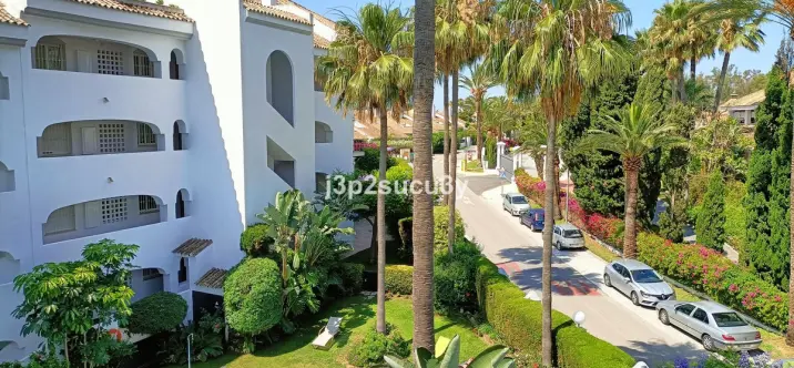 Long-term rent of middle floor apartment in Guadalmina Baja 0