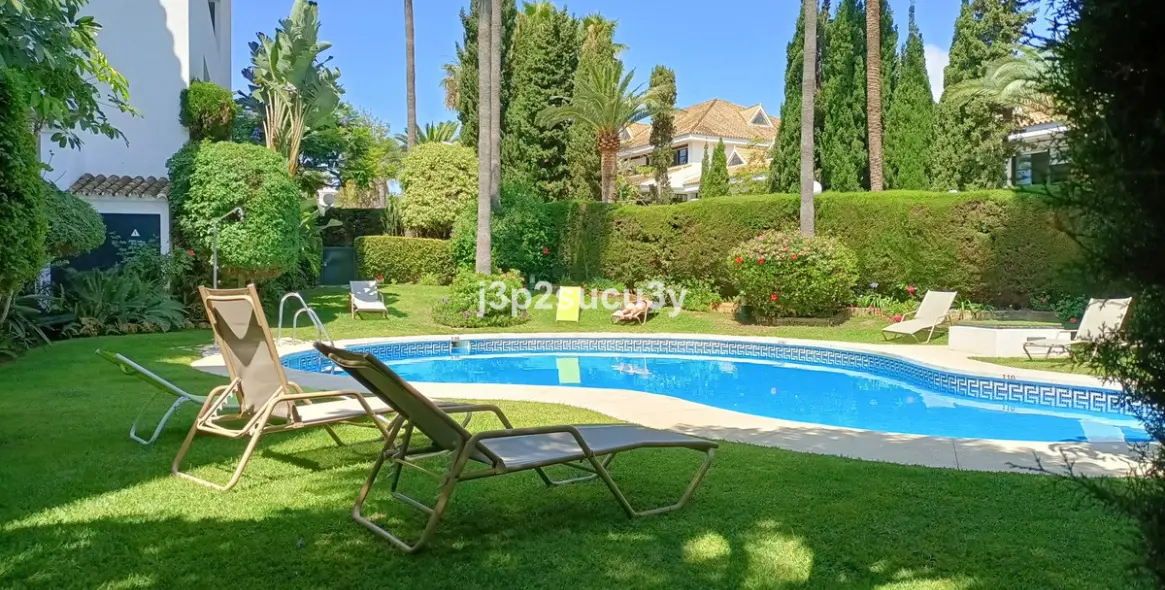 Long-term rent of middle floor apartment in Guadalmina Baja 2