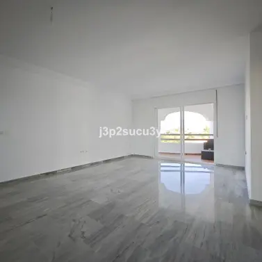 Long-term rent of middle floor apartment in Guadalmina Baja