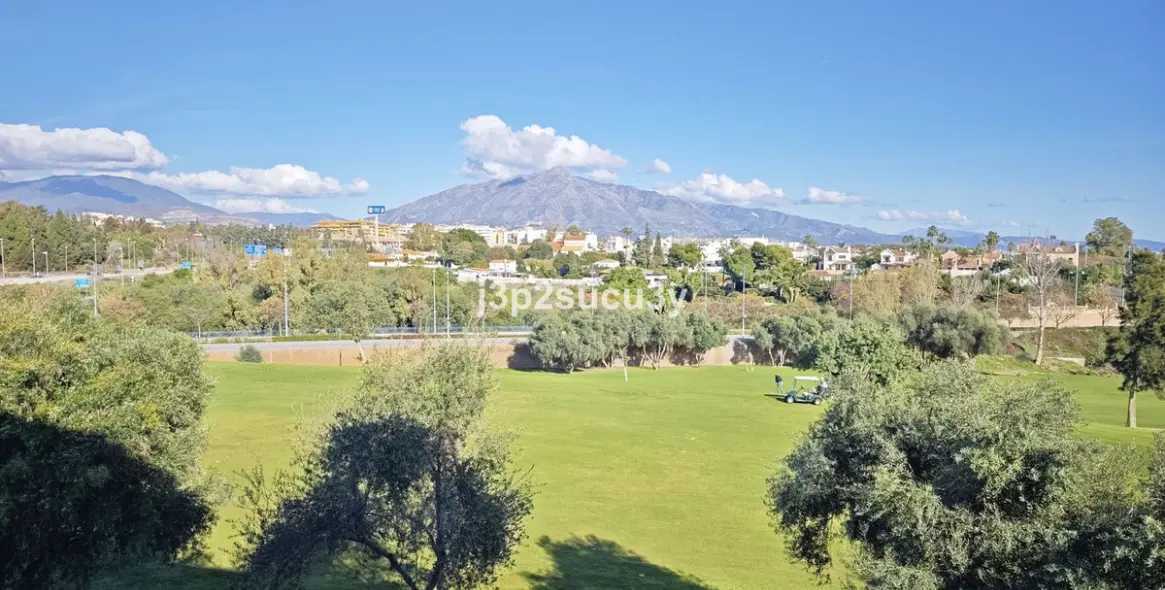 Long-term rent of middle floor apartment in Guadalmina Baja 12
