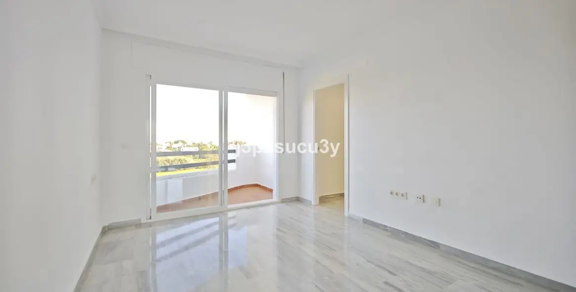 Long-term rent of middle floor apartment in Guadalmina Baja 18