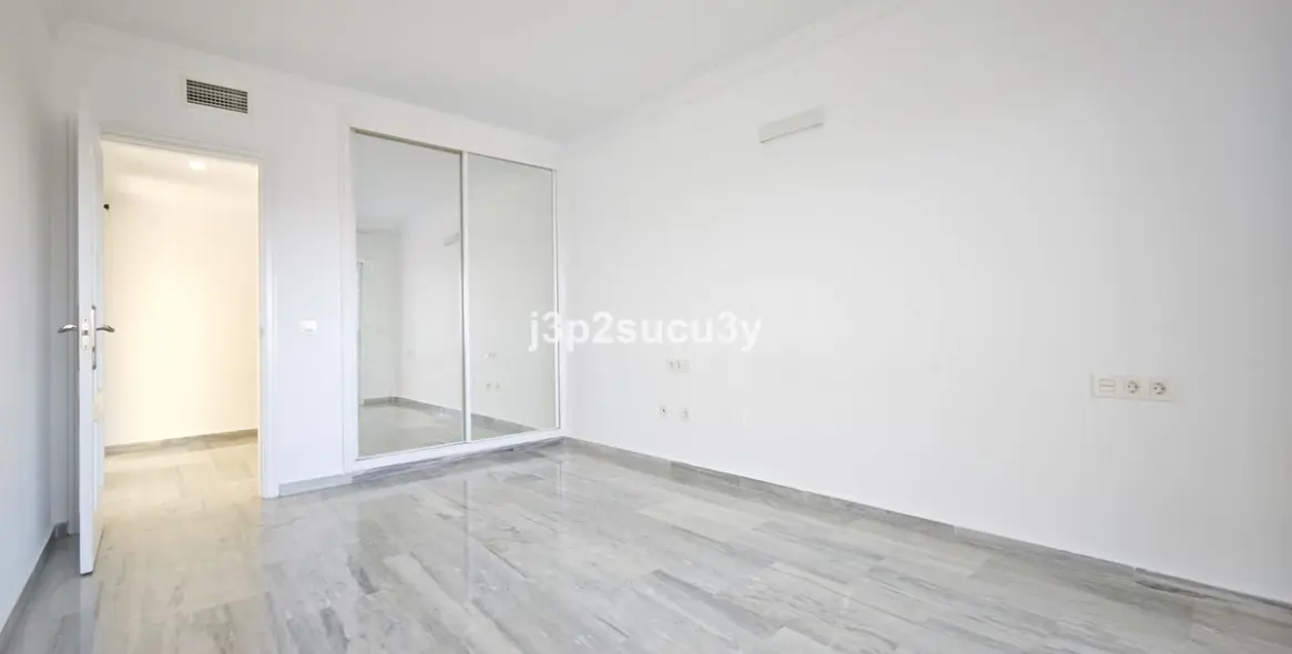 Long-term rent of middle floor apartment in Guadalmina Baja 19