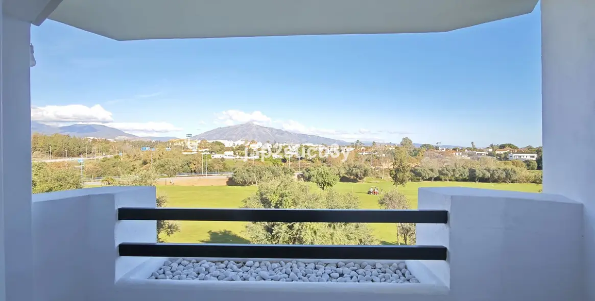 Long-term rent of middle floor apartment in Guadalmina Baja 20