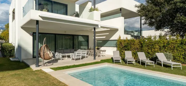 Short-term rent of detached villa in Santa Clara 0