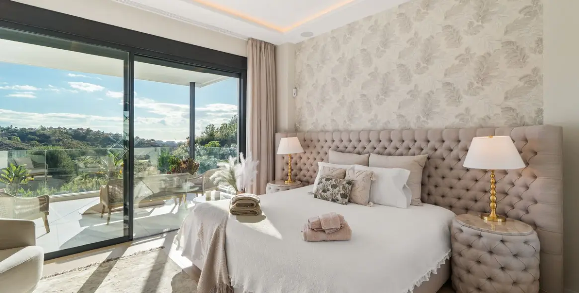 Short-term rent of detached villa in Santa Clara 4