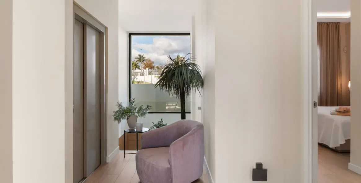 Short-term rent of detached villa in Santa Clara 26