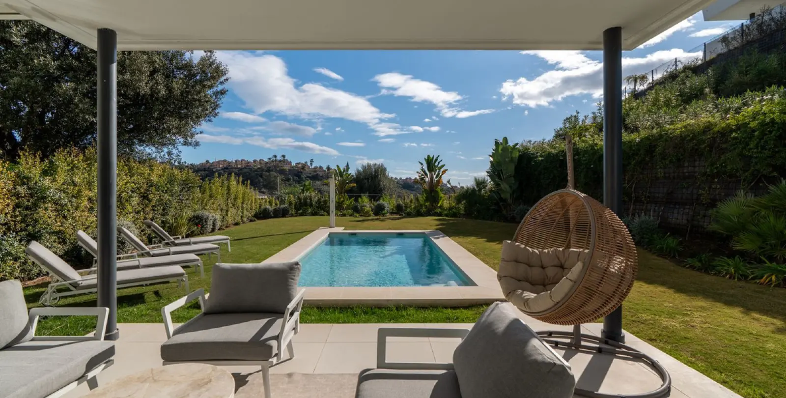 Short-term rent of detached villa in Santa Clara 3