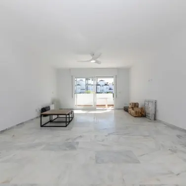 Alquiler a largo plazo de apartamento en planta media en Costalita