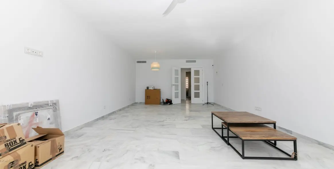 Long-term rent of middle floor apartment in Costalita 3