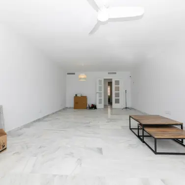 Alquiler a largo plazo de apartamento en planta media en Costalita