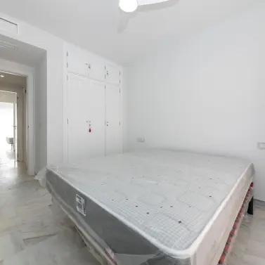 Alquiler a largo plazo de apartamento en planta media en Costalita