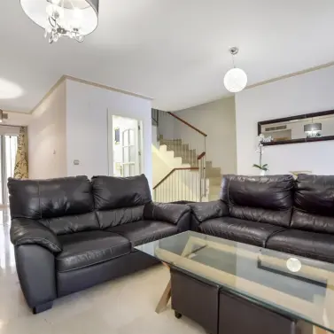 Long-term rent of townhouse in Las Chapas