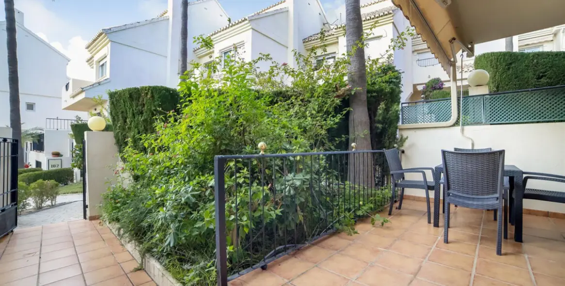 Long-term rent of townhouse in Las Chapas 2