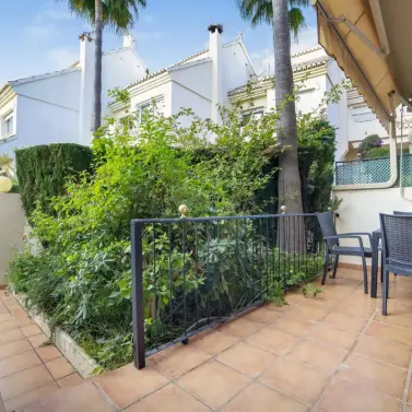 Long-term rent of townhouse in Las Chapas