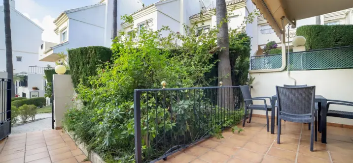 Long-term rent of townhouse in Las Chapas 1