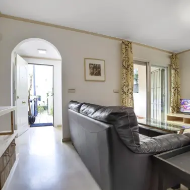 Long-term rent of townhouse in Las Chapas