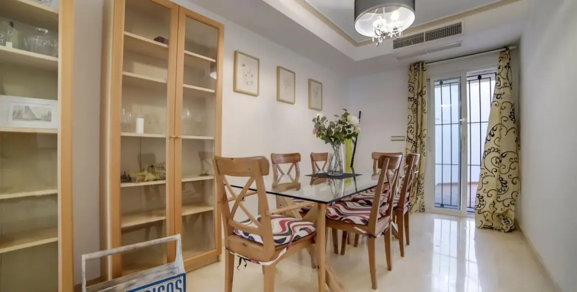 Long-term rent of townhouse in Las Chapas 9