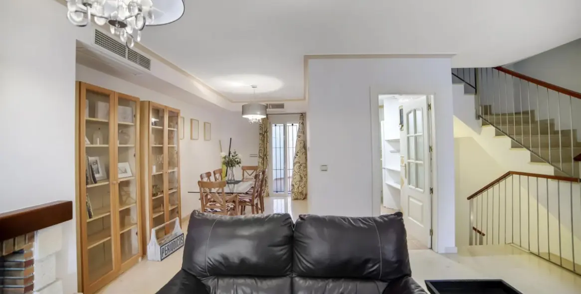 Long-term rent of townhouse in Las Chapas 10