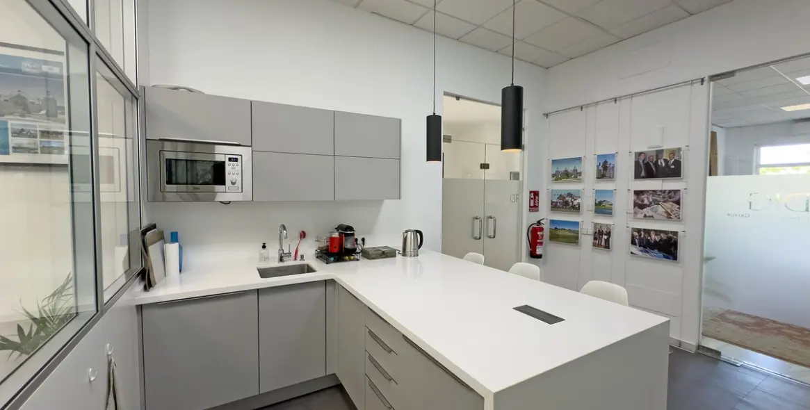 Long-term rent of office in Marbella 3