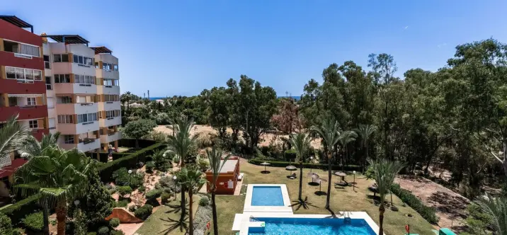 Продажа апартаментов на среднем этаже в Atalaya 0