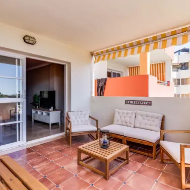 Продажа апартаментов на среднем этаже в Atalaya