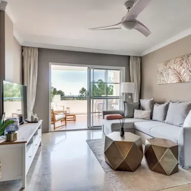 Продажа апартаментов на среднем этаже в Atalaya