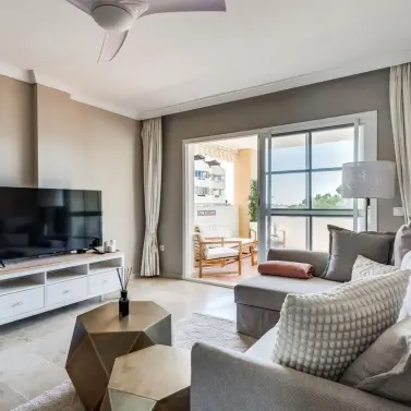 Продажа апартаментов на среднем этаже в Atalaya