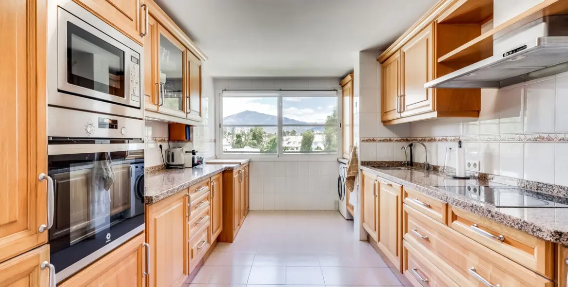 Продажа апартаментов на среднем этаже в Atalaya 12