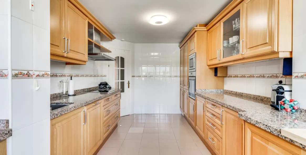 Продажа апартаментов на среднем этаже в Atalaya 13