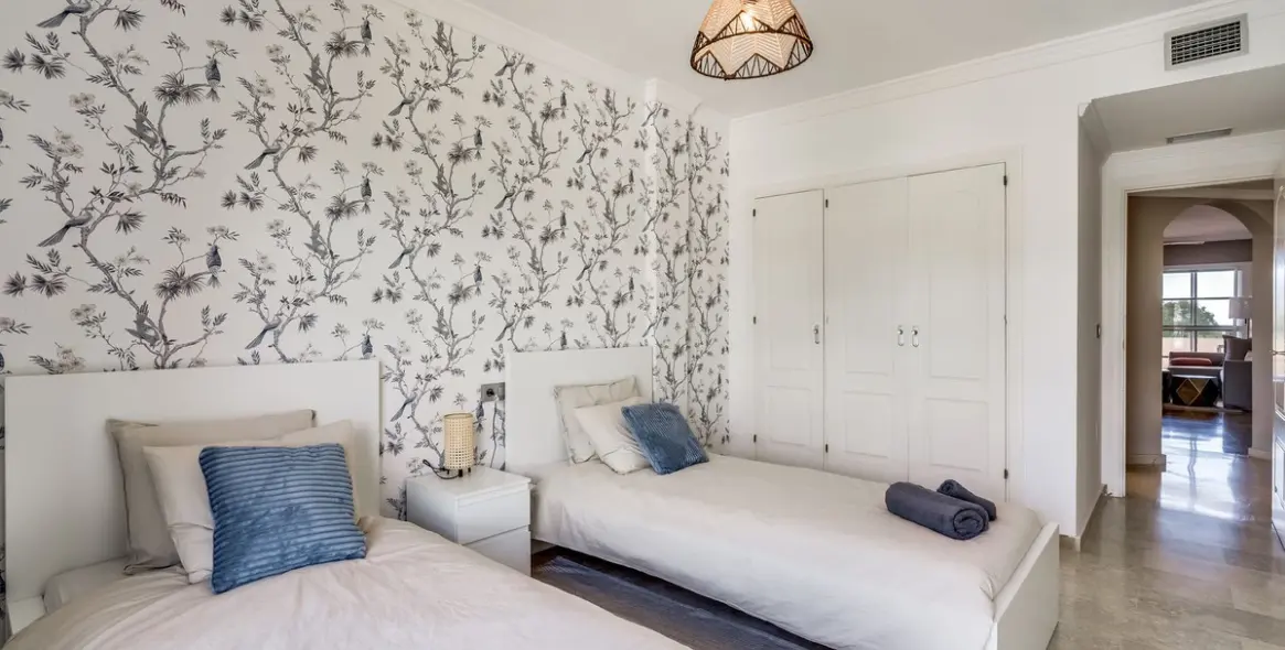 Продажа апартаментов на среднем этаже в Atalaya 19