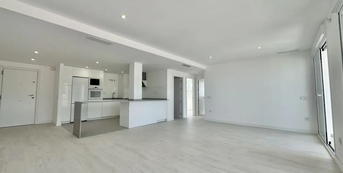 Sale of middle floor apartment in Rincón de la Victoria 3