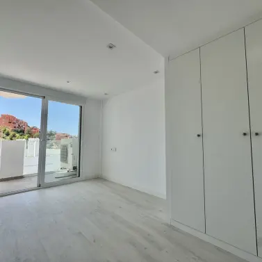 Sale of middle floor apartment in Rincón de la Victoria