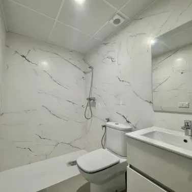 Sale of middle floor apartment in Rincón de la Victoria