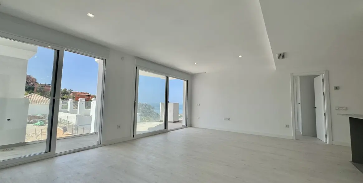 Sale of middle floor apartment in Rincón de la Victoria 7