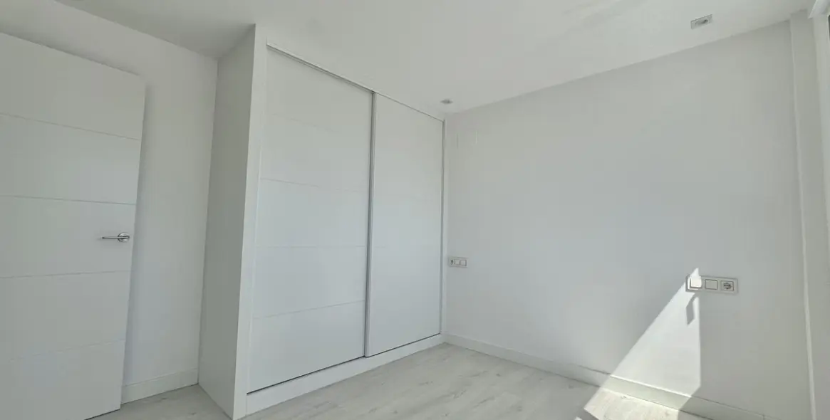 Sale of middle floor apartment in Rincón de la Victoria 11