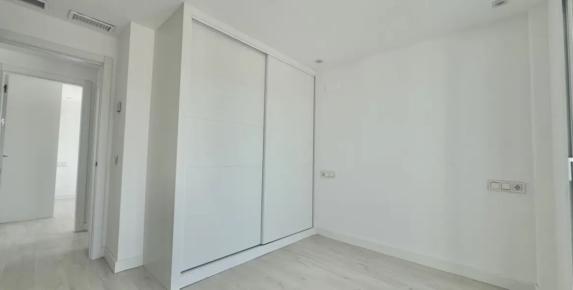 Sale of middle floor apartment in Rincón de la Victoria 13